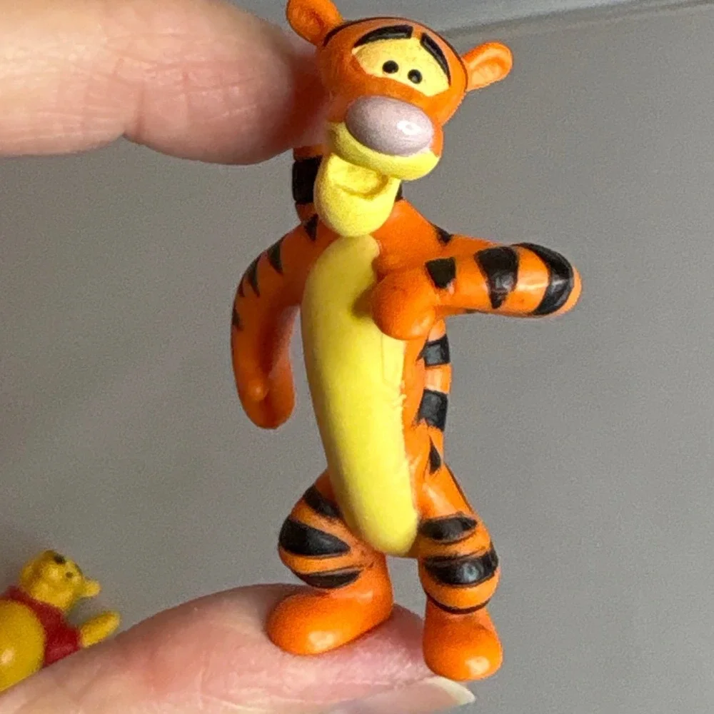 Disney‎ Winnie the Pooh Tigger Mini Figurines Set Classic Characters Cae Toppers